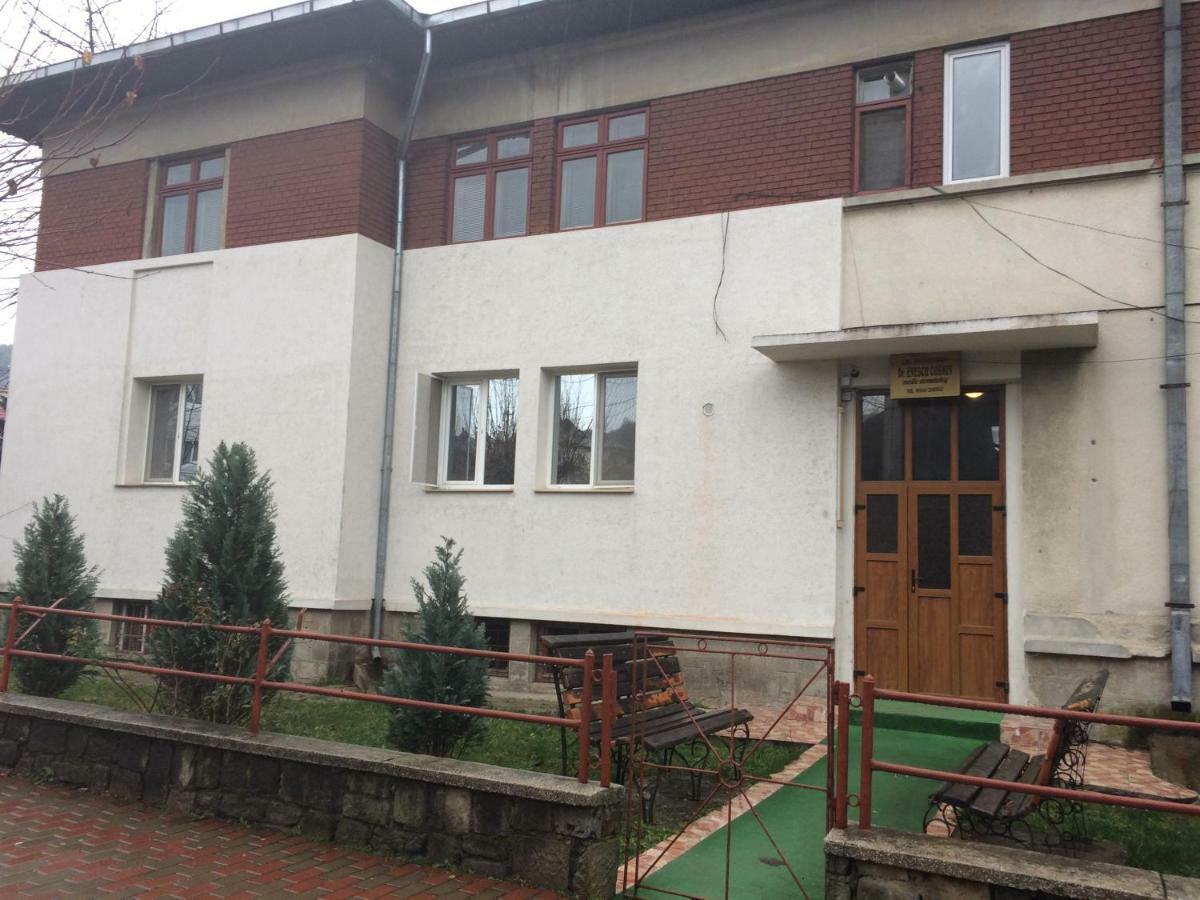 Garsoniera Mandrilor Slănic Exterior foto